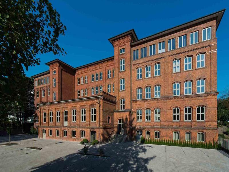 Hotel Volksschule Hamburg Exterior photo